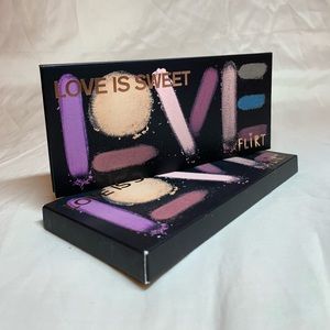 Flirt Love is Sweet Eyeshadow Palette
